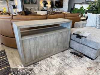 MEDIA CONSOLE