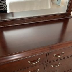 Matching Dresser And Chest Of Drawers