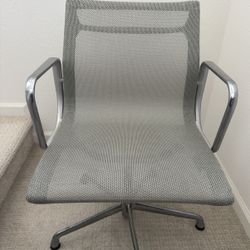 Authentic Herman Miller Eames Aluminum Group Management Chair With Mesh Back In Zinc 