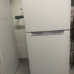 Magic Chef Refrigerator