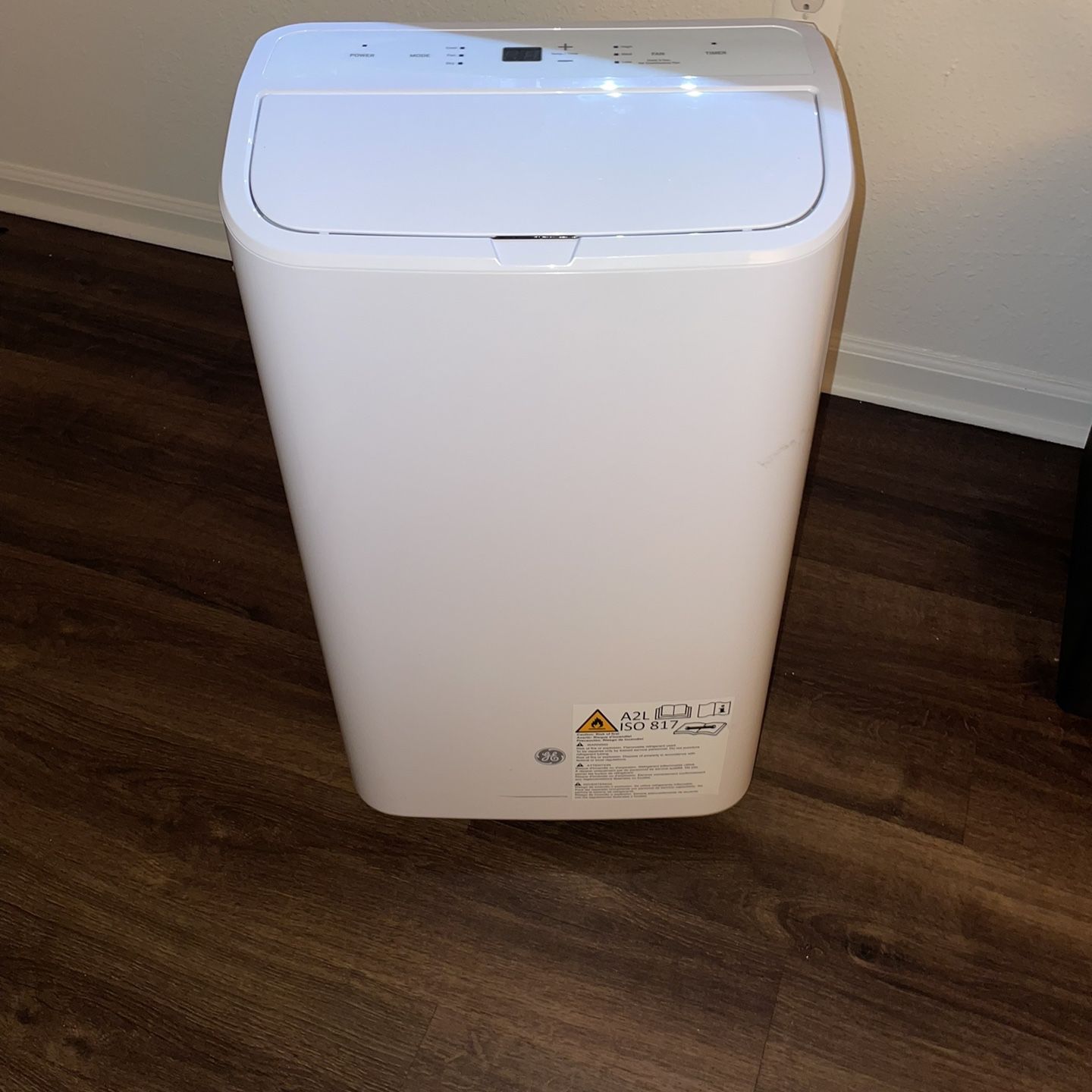 Portable Air Conditioner - General Electric 10,000 BTU - Remote Control 