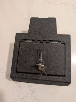 GMC Sierra EV / Chevrolet Silverado EV console safe