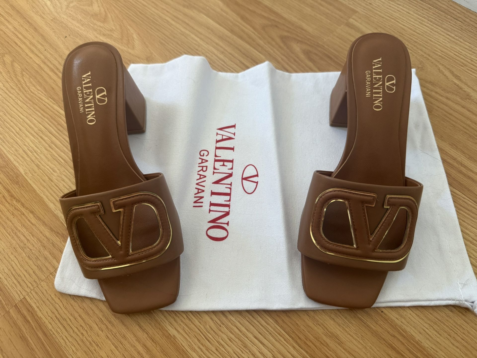 Valentino VLogo 70mm Cutout Slide Sandals Sz 5 US, 35 EU