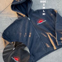 GV GALLERY “Rasberry Hills”hoodie 