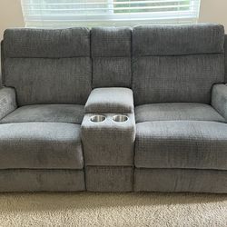Reclining Loveseat with Console and USB - Excellent condition - Pickup only