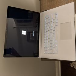 Microsoft surface book 2 with detachable screen