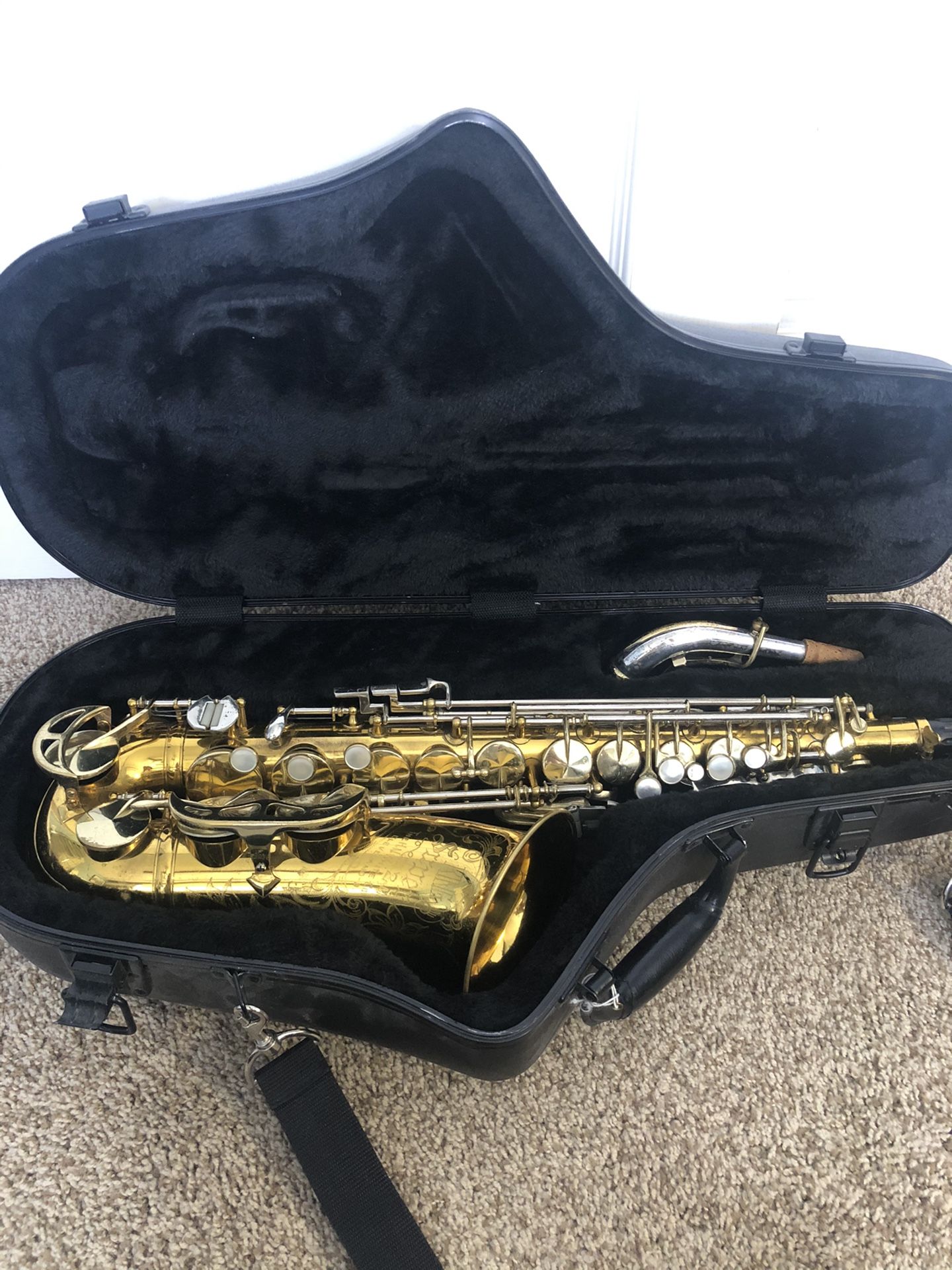 King Super 20 alto saxophone
