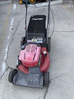 Self Propelled Troy Bilt 7.25ex. Engine Work Perfectly Like Push Mower. Bag Need Remplacement. 150$$ Cash