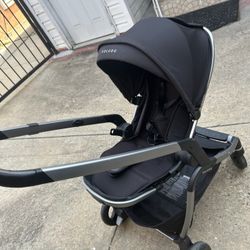 Almost New Colugo Stroller