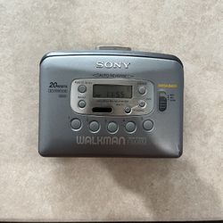 Sony Walkman WM-FX425 FM/AM *ONLY CLOCK WORKS*
