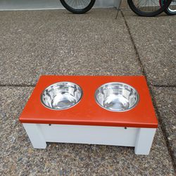 Dual Dog Dish Stand