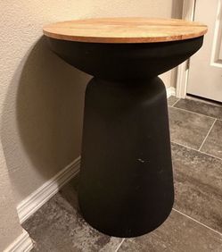 Accent table target