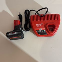 Milwaukee M12 Charger & 5.0 Battery