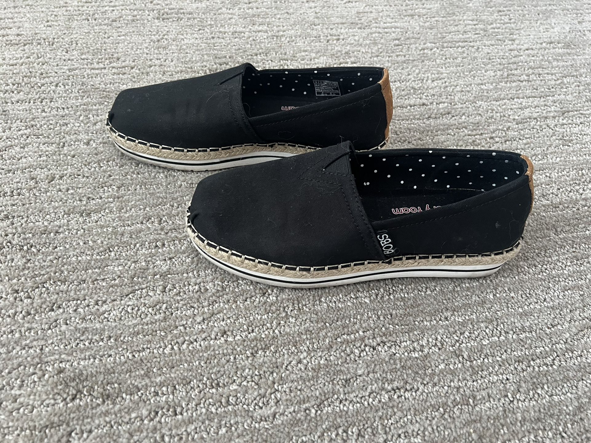 Shoes - Sketchers
