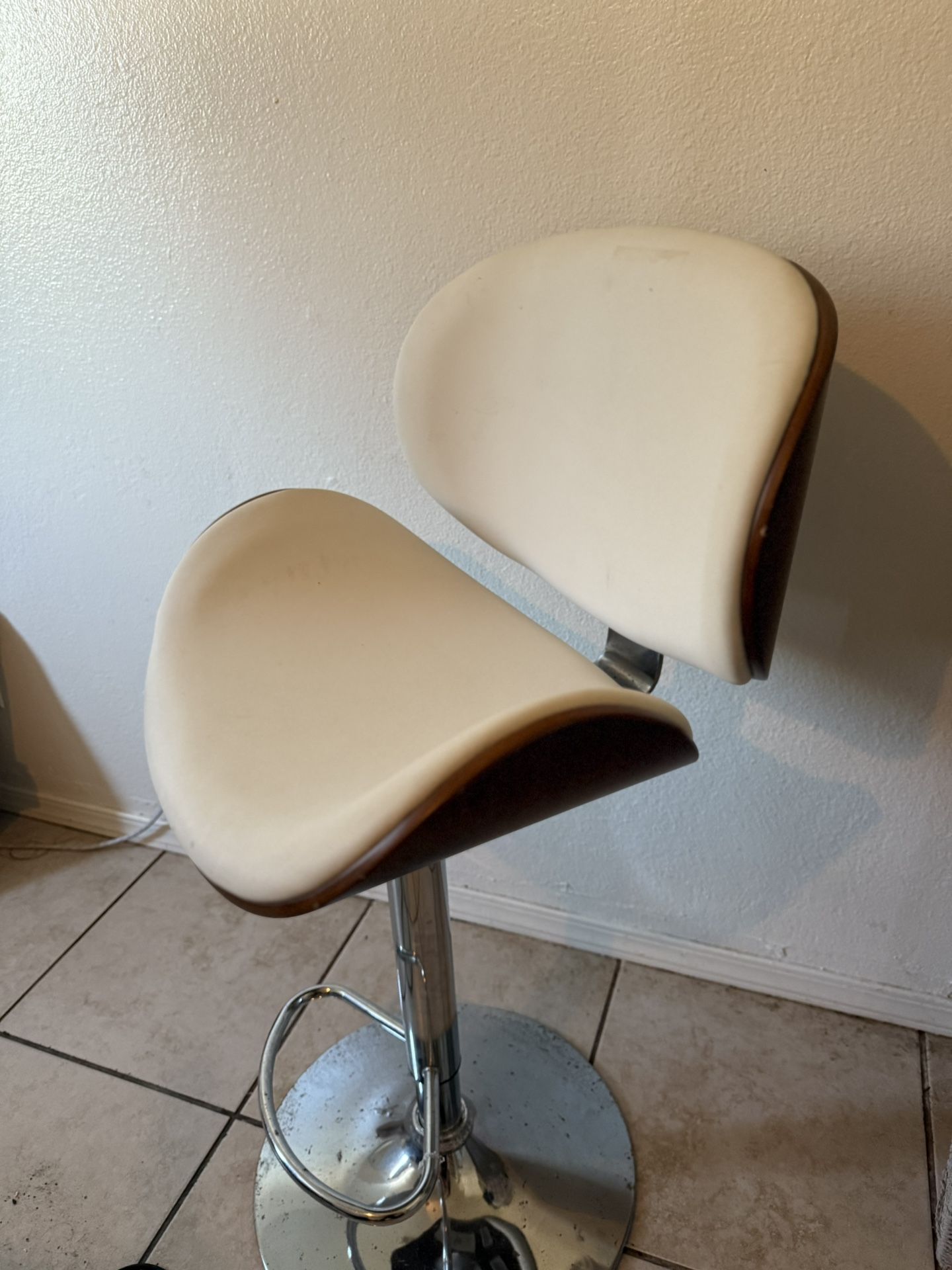 professional makeup/styling chair