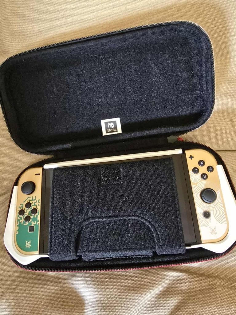 Nintendo switch OLED Zelda with case 256 Samsung memory card 