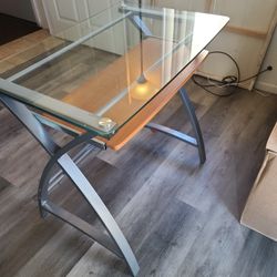 Glass Desk / Escritorio Vidrio