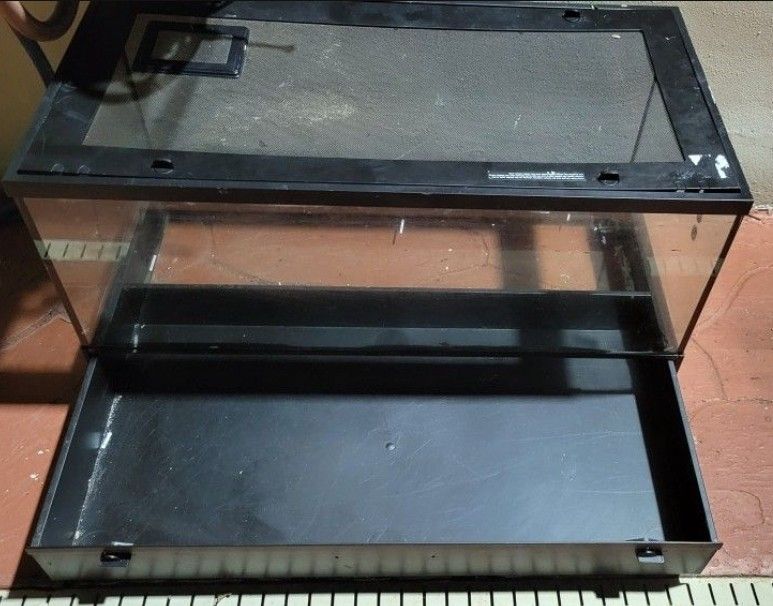 Glass Aquarium Cage With Lid And Plastix Door, for Reptile, Turtle
Size: L 36" W 18" T 18"