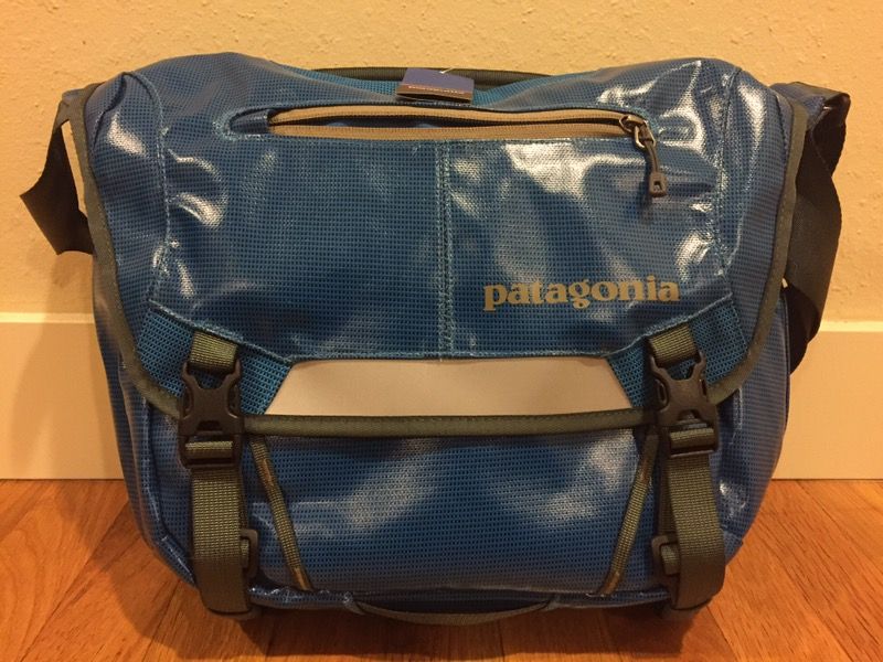 New Patagonia minimass messenger bag