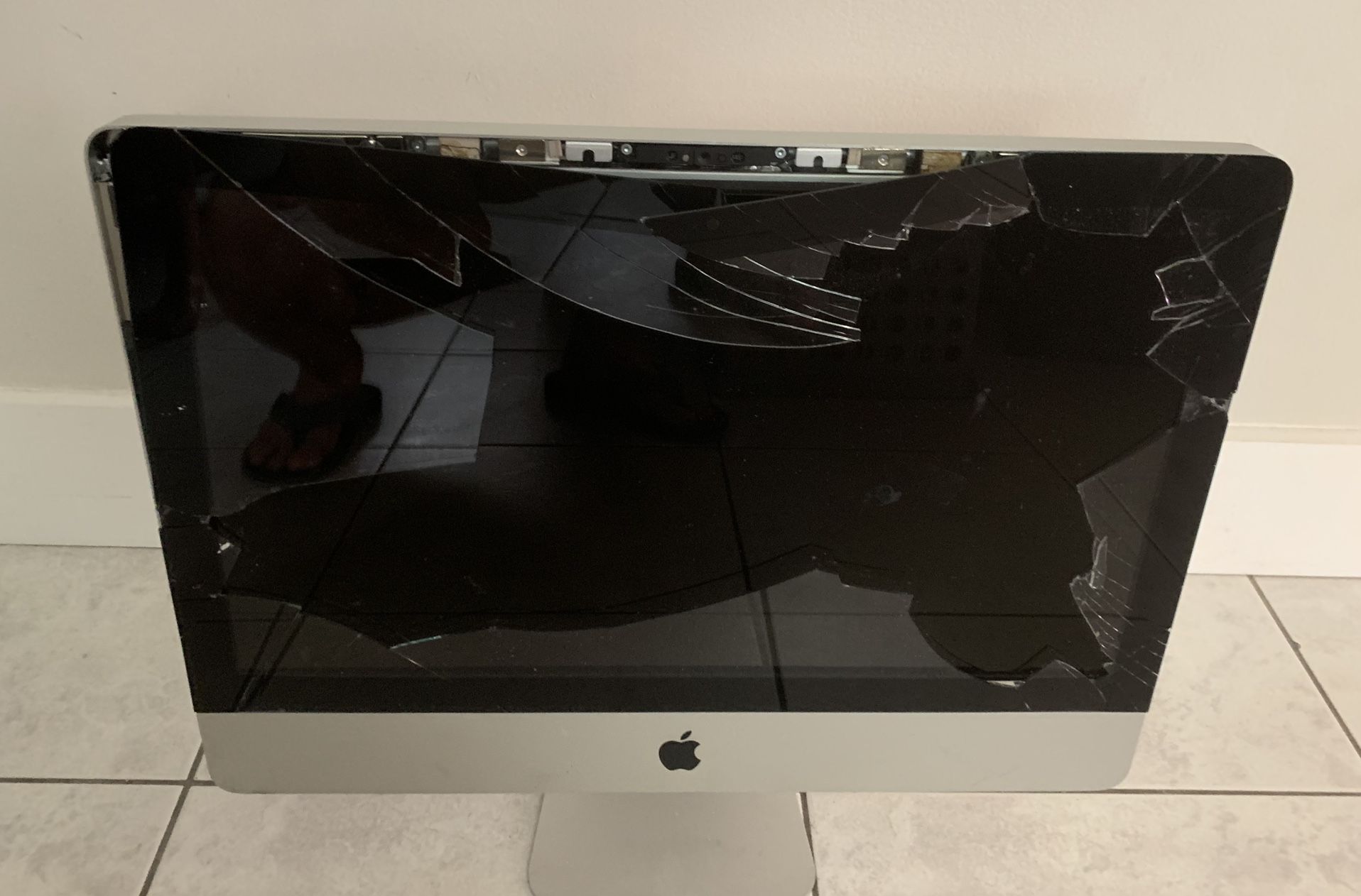 Apple iMac 2011 (for parts)