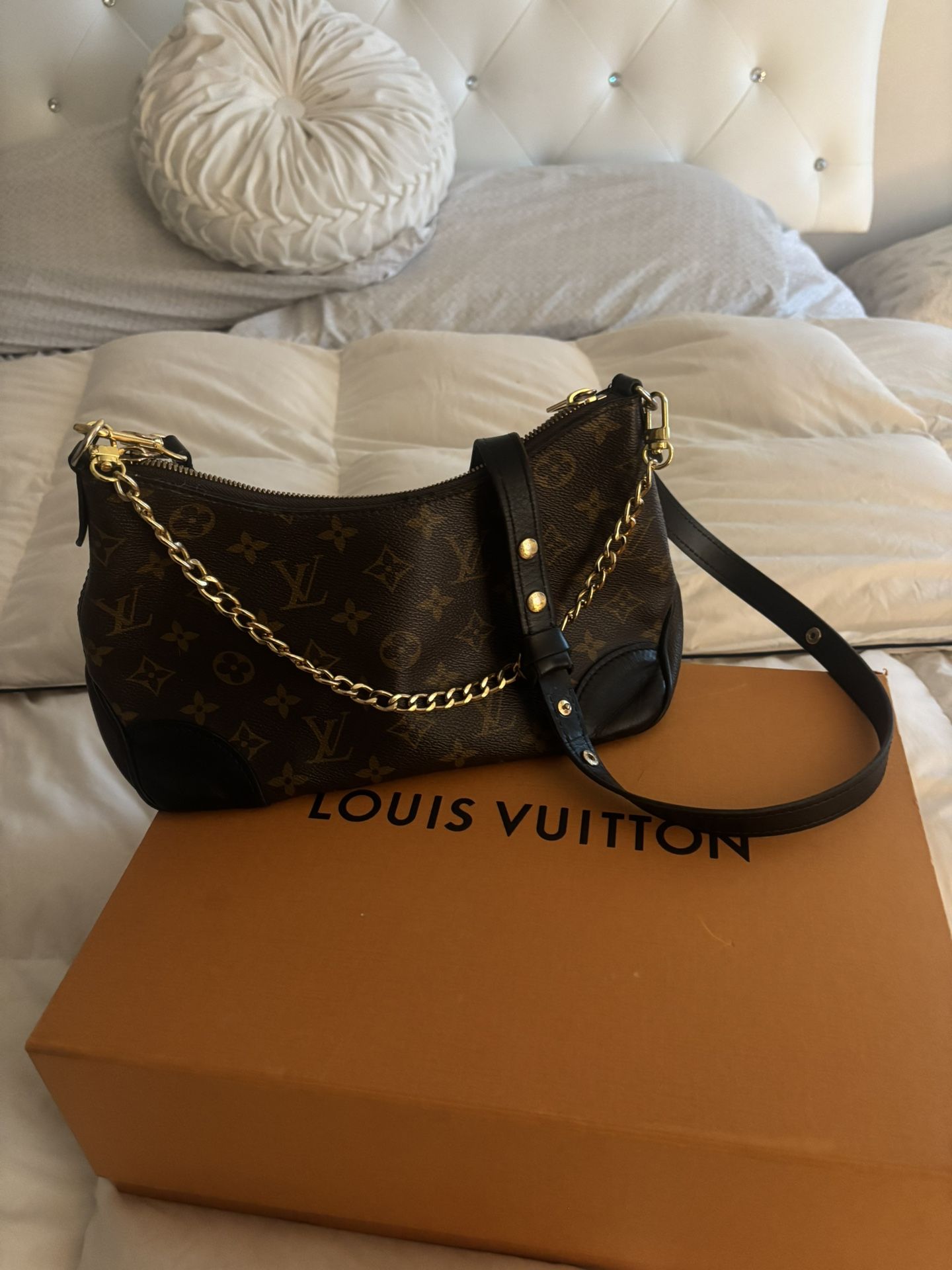 Authentic Louis Vuitton Purse (please Read Description)