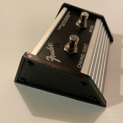 FENDER TWO BUTTON CHANNEL SELECT / REVERB FOOT SWITCH PEDAL