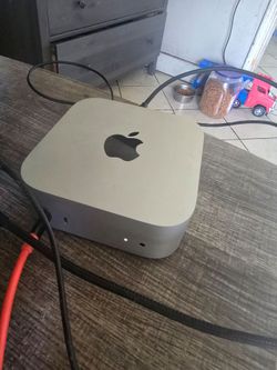 Mac Mini m4 16gb with portable Monitor, RGB Keyboard and RGB mouse.