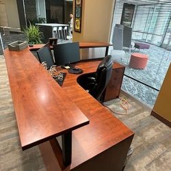 Large Receptionist Desk