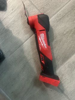 Milwaukee Fuel Cordless Oscillating Multi-Tool