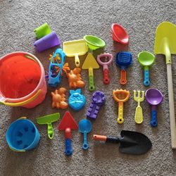 Beach Toys - 24 Pieces 