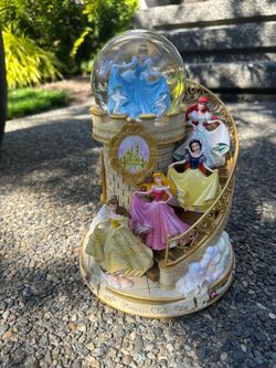 Disney snow globe
