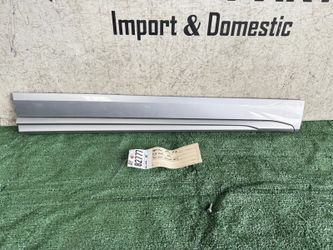 2018 - 2019 - 2022 - 2024 AUDI Q5 FRONT RIGHT PASSENGER LOWER DOOR MOLDING OEM AY82777