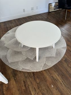 White Round Coffee Table, Tripod Legs, Mid Century Style