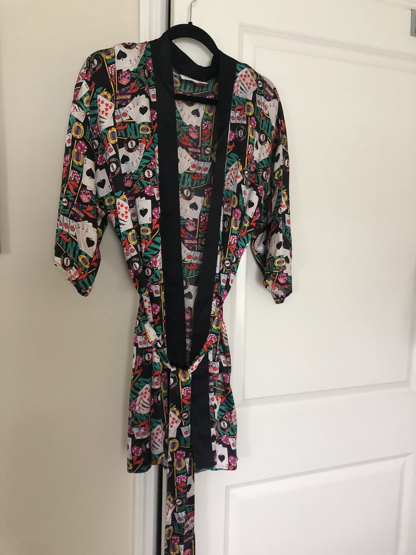 Short women,s robe