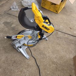 Dewalt Dw716 12 In Miter Saw New $280 Price FIRM/Nueva PRECIO FIRME $280