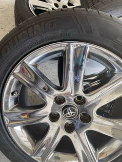 215/55/17 very clean rims with almost new tyres bolt pattern 5x114.3or 5x4.5 fit Camry and Avalon