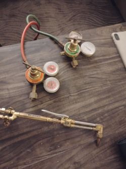 Oxy-Acetylene Torch Set with Regulators and Hoses