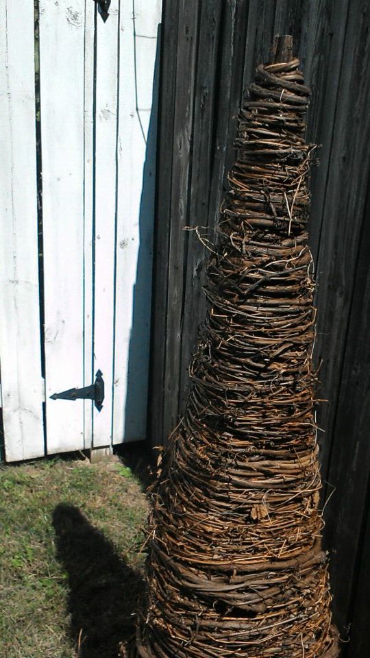 4 foot handmade Grapevine tree for Sale in Alpha, OH OfferUp