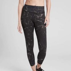 ATHLETA Black Marble Velocity Stash Pocket 7/8 Leggings