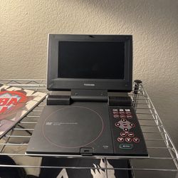 2004 Portablw DVD player