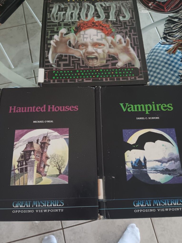 Vintage Ghosts, Vampires Haunted Houses Books Lot Of 3
