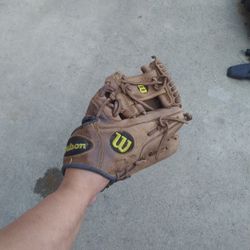 Wilson Baseball Glove 