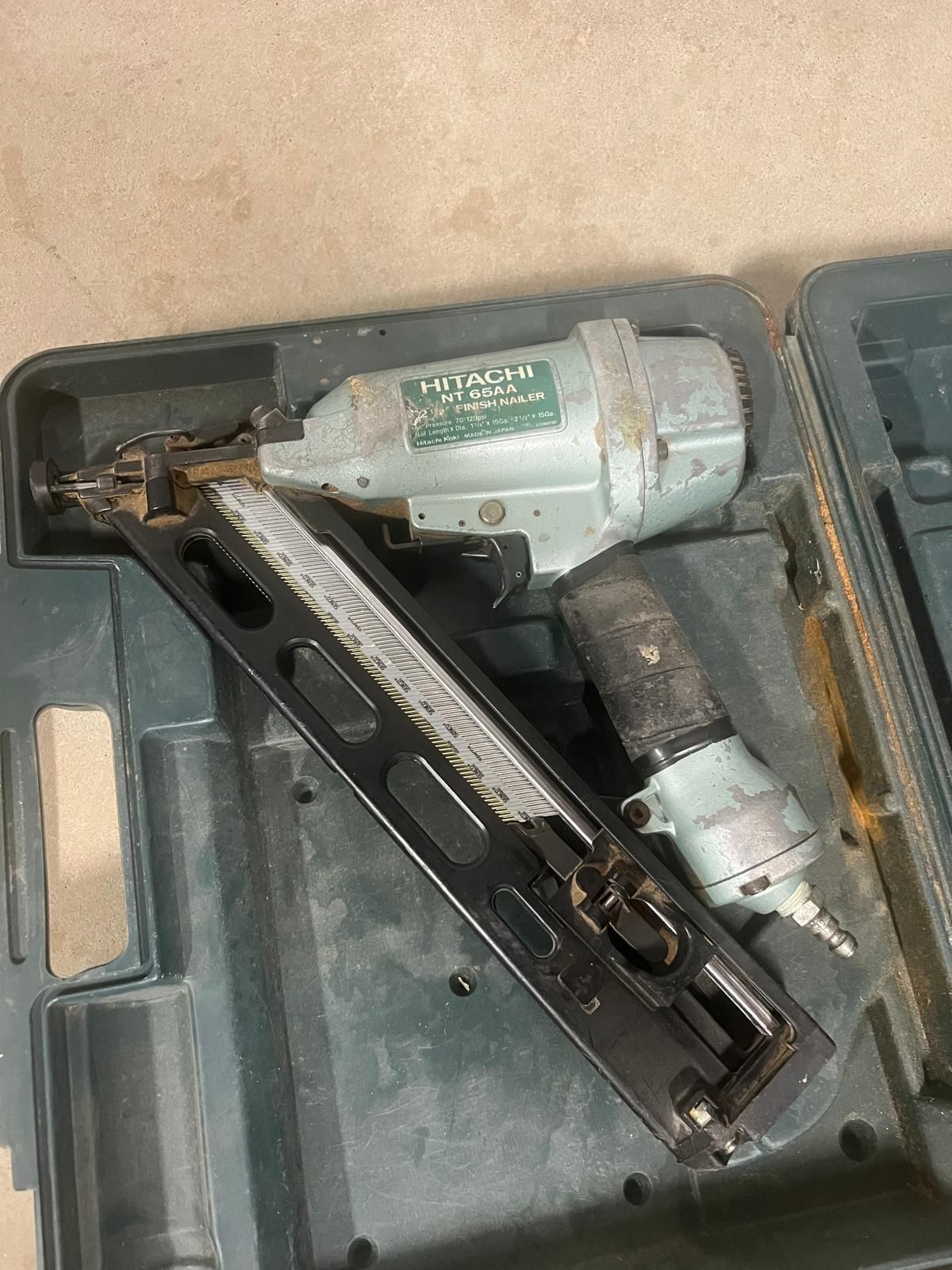 Hitachi Finish Nail Gun
