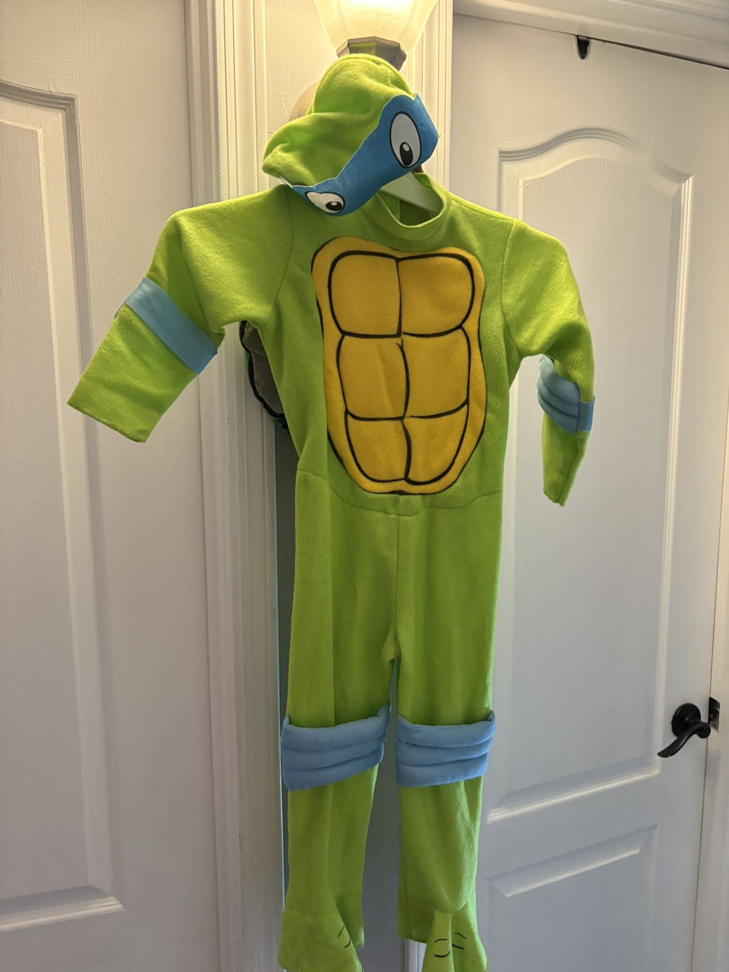 Nickelodeon Teenage Mutant Ninja Turtles size 4