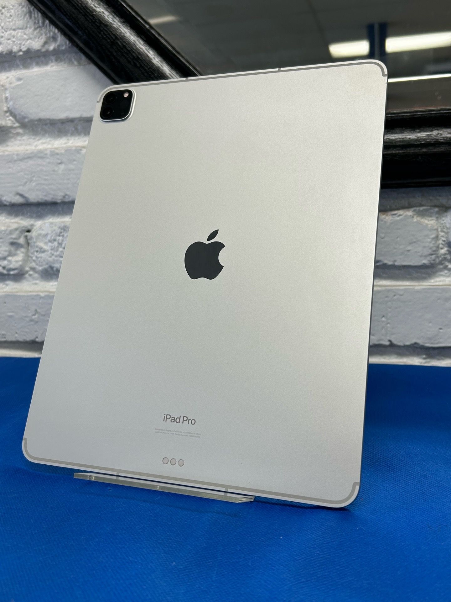 iPad Pro 12.9 6th Gen 128GB LTE