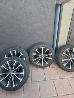 Toyota corolla 17 rims with tires 5 lug