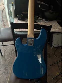4-string bass