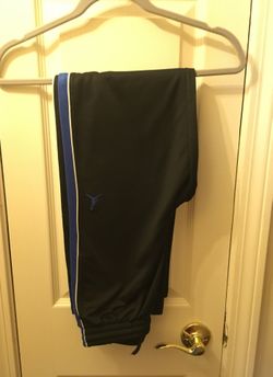 Air jordan warm up pants in youth large 12-13