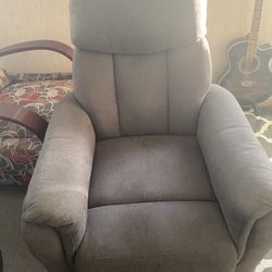 2 Recliners