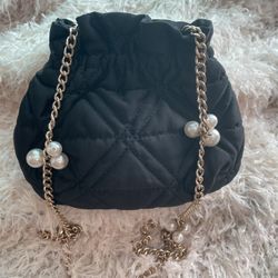 Elegant black necklace-style chain purse